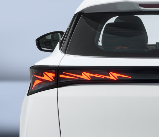 ไฟท้าย LED ทรงสายฟ้าของ OMODA C5 EV
