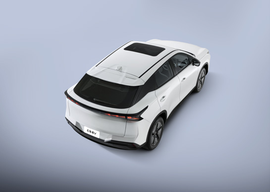 OMODA C5 EV มุมมองด้านบน พร้อมหลังคาซันรูฟ
